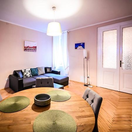 Jules' Sunny, Spacious And Central Apartment Сибиу Экстерьер фото